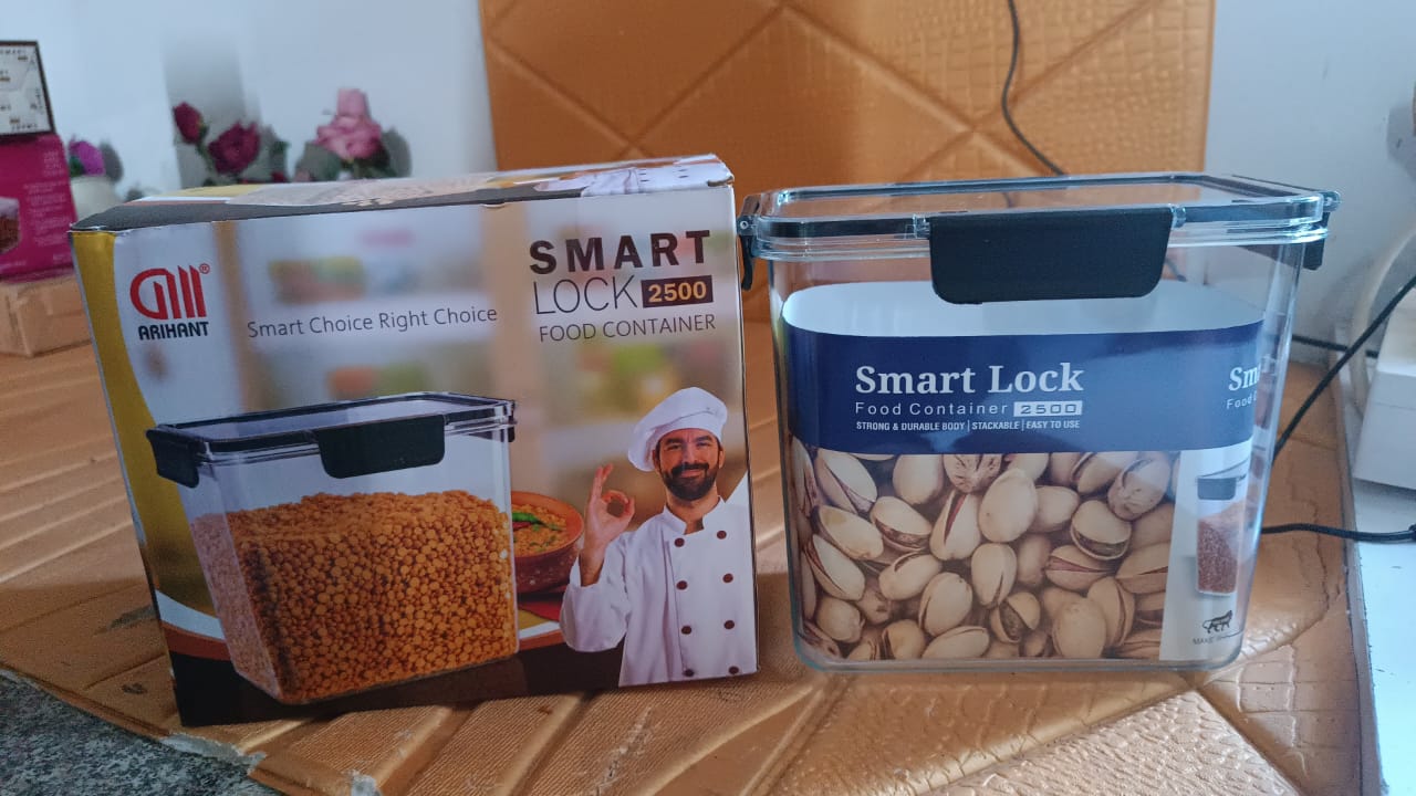 Food Storage Container Airtight Plastic Container with Easy Snap Lids (2500ml / 1 Pc) Food Storage Container Airtight Plastic Container with Easy Snap Lids (2500ml / 1 Pc)